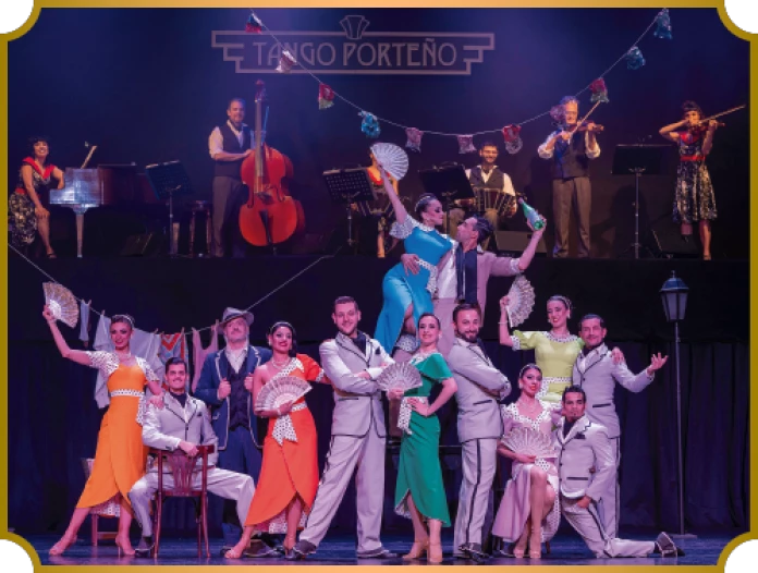 Espectaculo en el teatro Tango Porteno