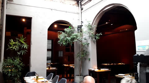 Bar 878
