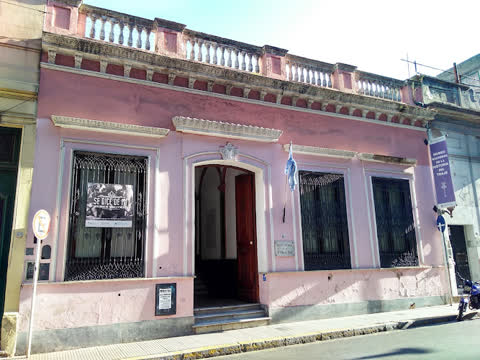Biblioteca - Museo Nacional de la Historia del Traje y el Instituto Art & Design