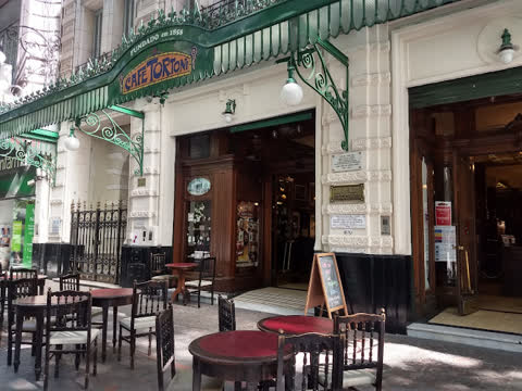Espectaculo de tango en el Cafe Tortoni