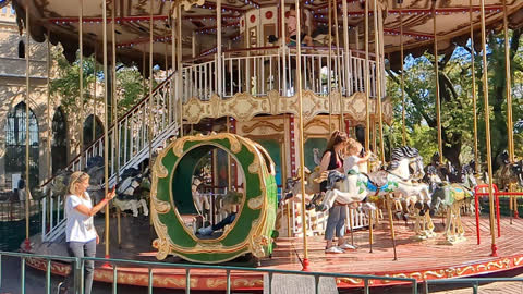 Calesita de la Plaza Union Latinoamericana