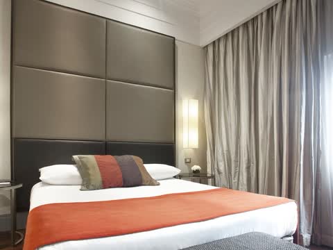 Hotel Savoy / Bar Imperio