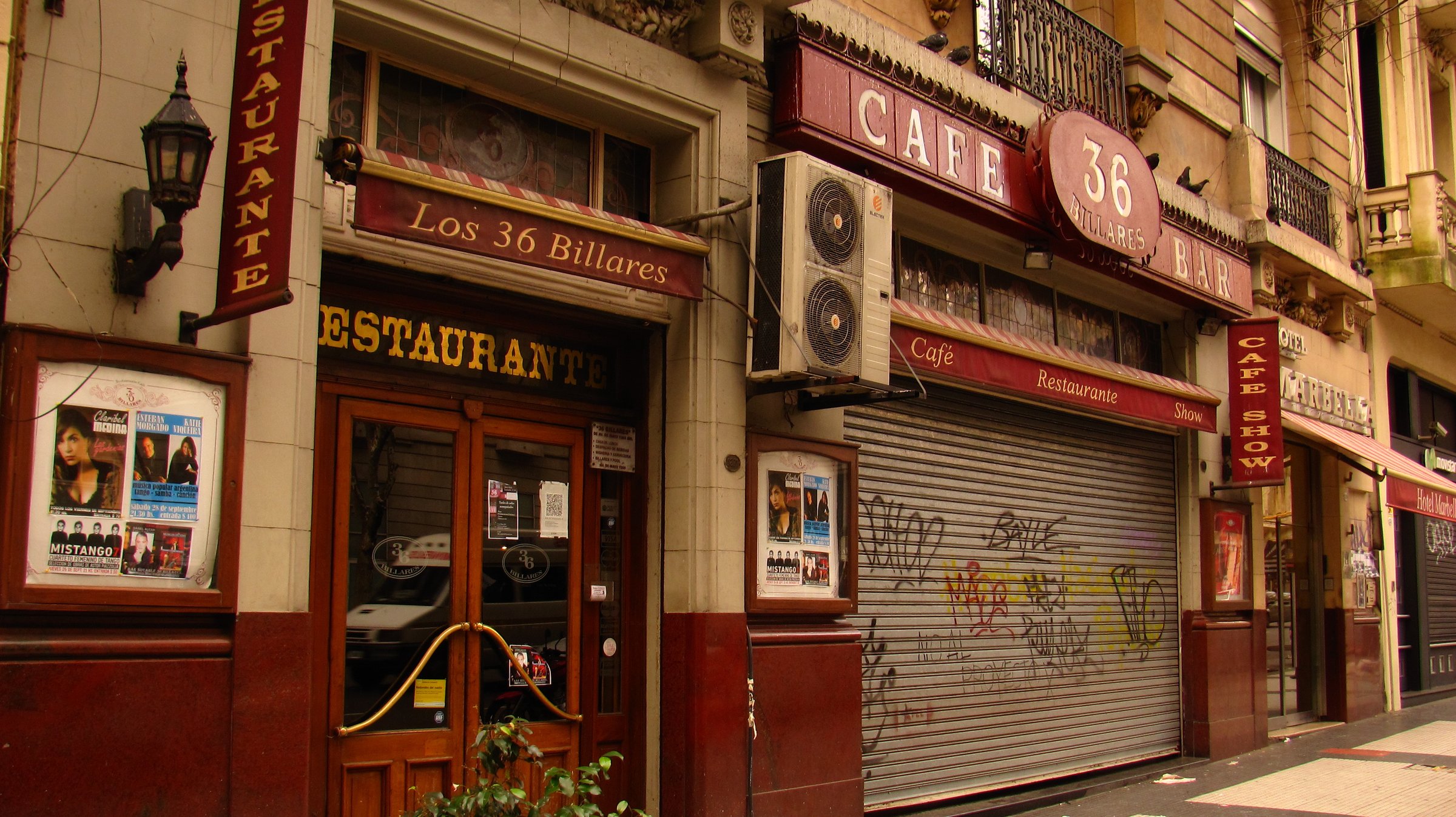 36 Billares