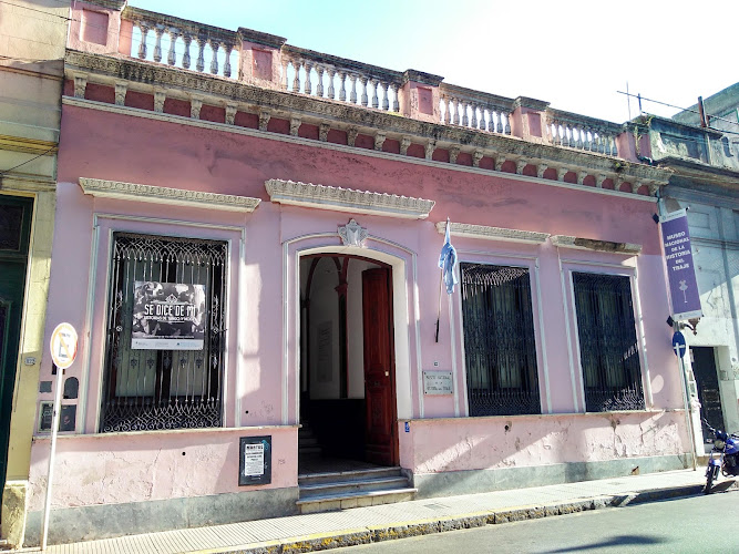 Biblioteca - Museo Nacional de la Historia del Traje y el Instituto Art & Design